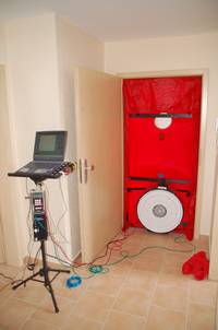 "Blower-Door-Test" - Prüfung der Luftdichtheit der Gebäudehülle